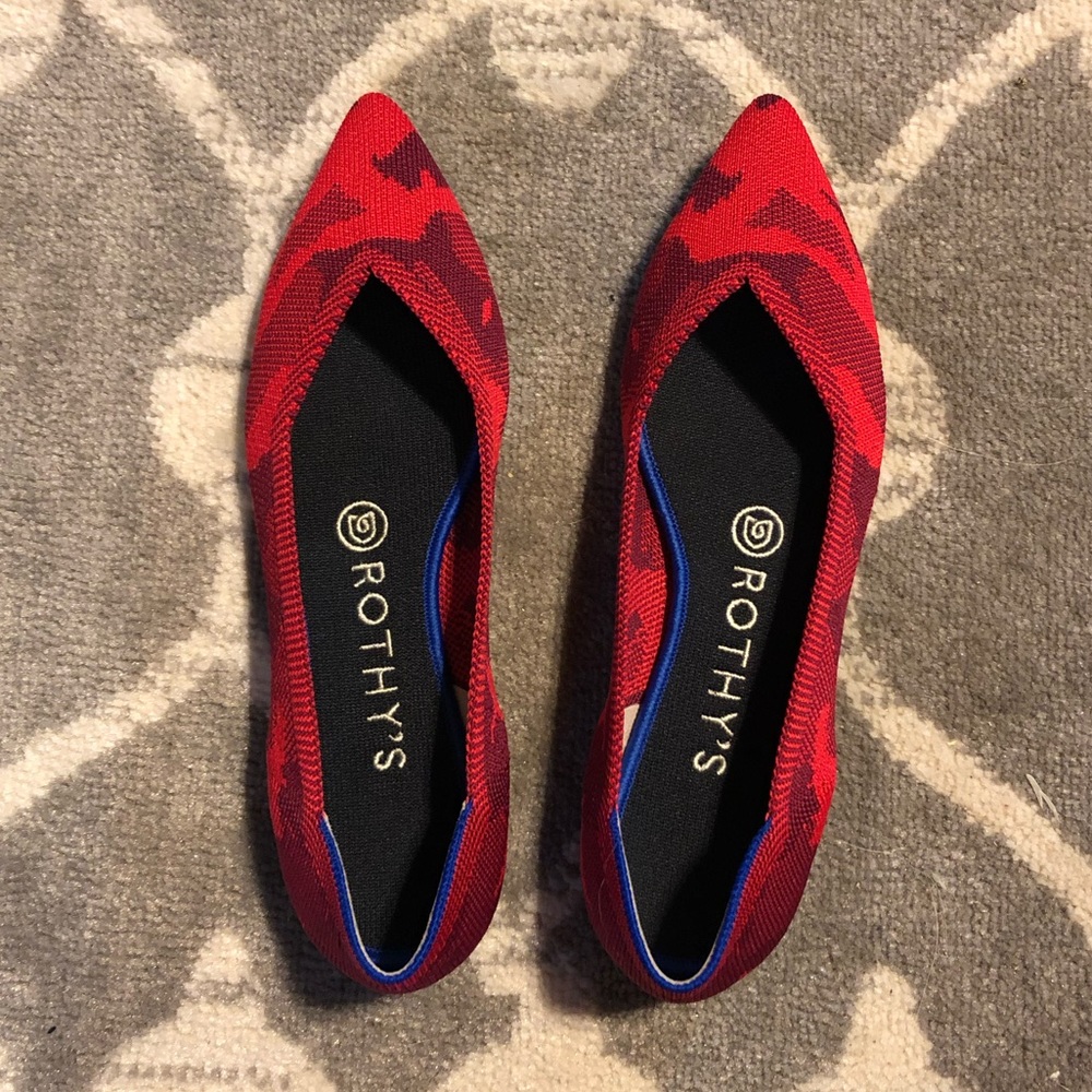 EUC Red Camo Rothy’s size 7
